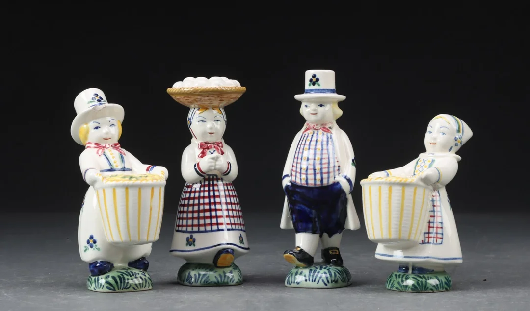Aluminia. Børnehjælpsdagsfigurer (4) — Glass, porcelain and ceramics/Figures — Lauritz