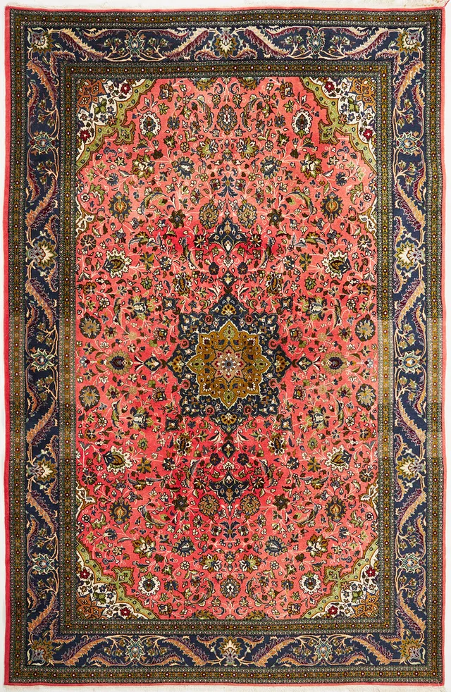 ORIENTMATTA, Ghom, silkesinslag, rosa botten, ca 320x208 cm.
