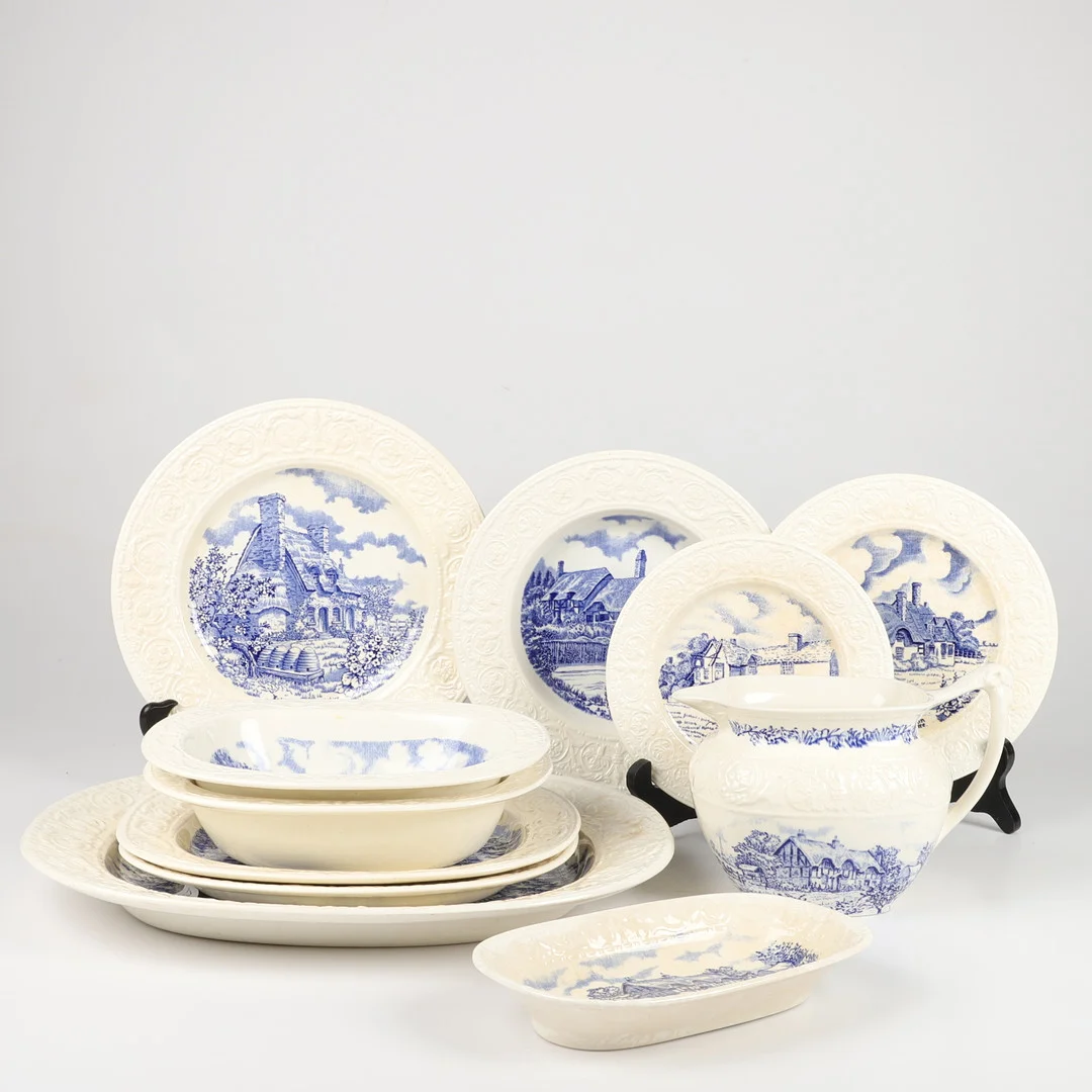 MATSERVIS, 47 delar, "Old England", Crown Devon, England. — Tableware — Helsingborgs Auktionskammare
