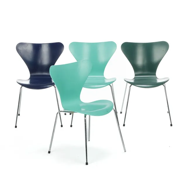 K-3020-006. K-3021-007. K3018-024. Arne Jacobsen (1902-1971). Four 'Seven' chairs, model 3107 (4)