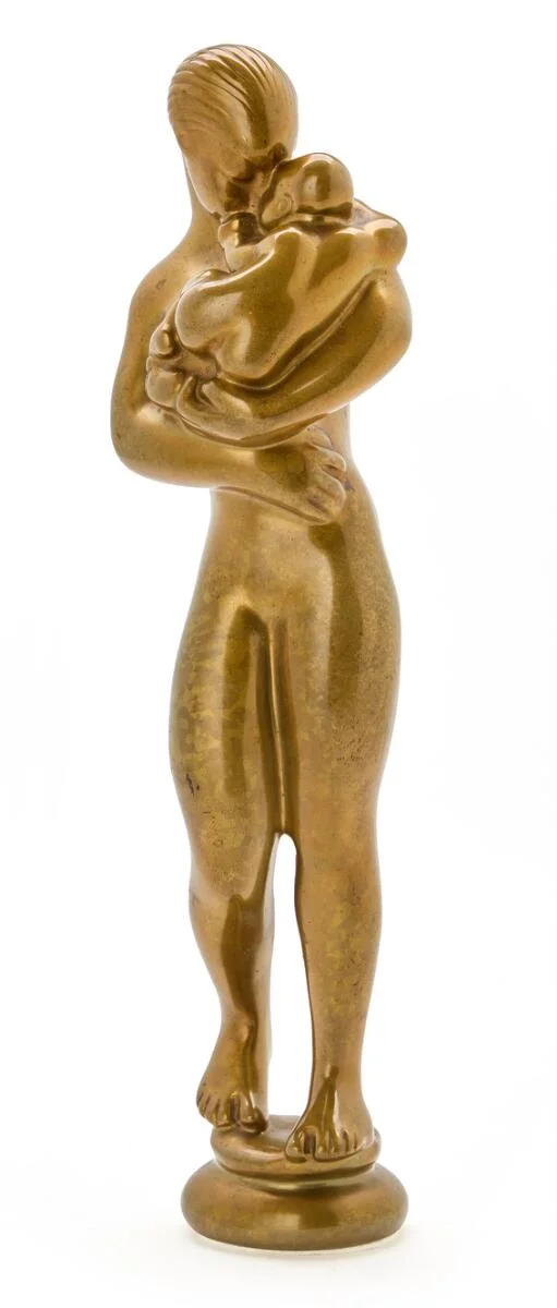 Mother with Child. Signed Kai Nielsen. Patinated bronze. H. 30 cm. — Modern Sculptures/Classical modernism — Bruun Rasmussen