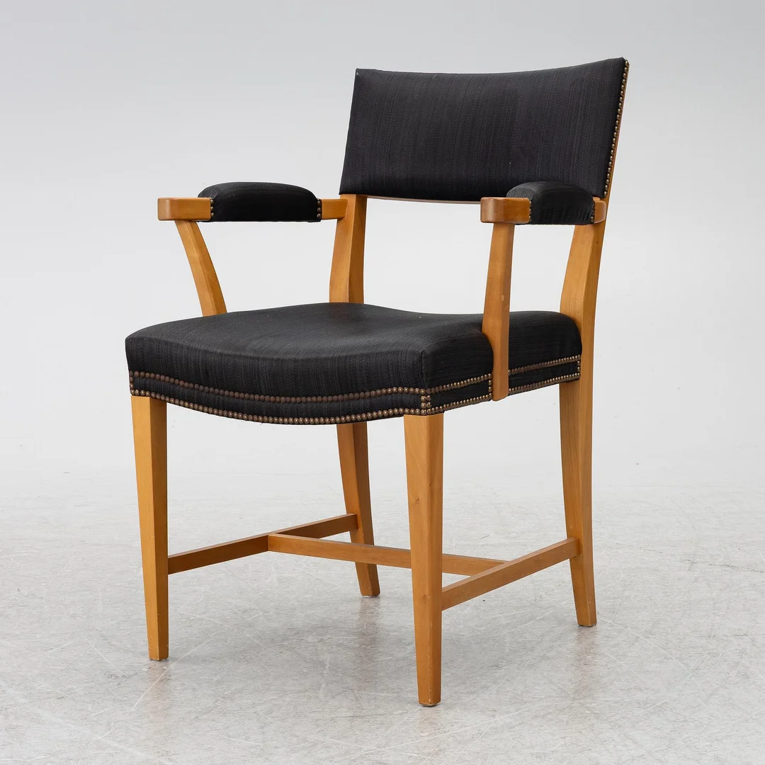 Josef Frank, karmstol, modell 695, Firma Svenskt Tenn. — Design/Möbler — Bukowskis