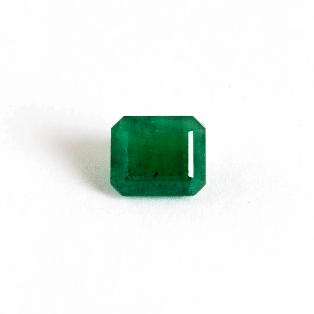 Loser Smaragd ca. 2.90 ct. — Gemstones — Stockholms Auktionsverk Hamburg