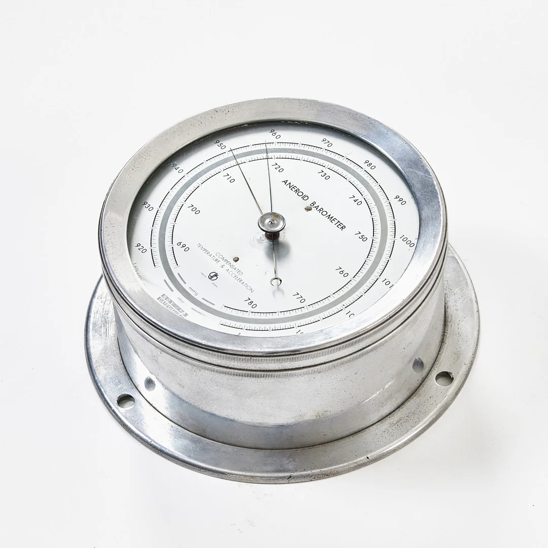 ANEROIDBAROMETER, Nr. 1462, Yanagi, Japan, tillverkningsår 1971. — Technica & Nautica — Stockholms Auktionsverk Fine Art