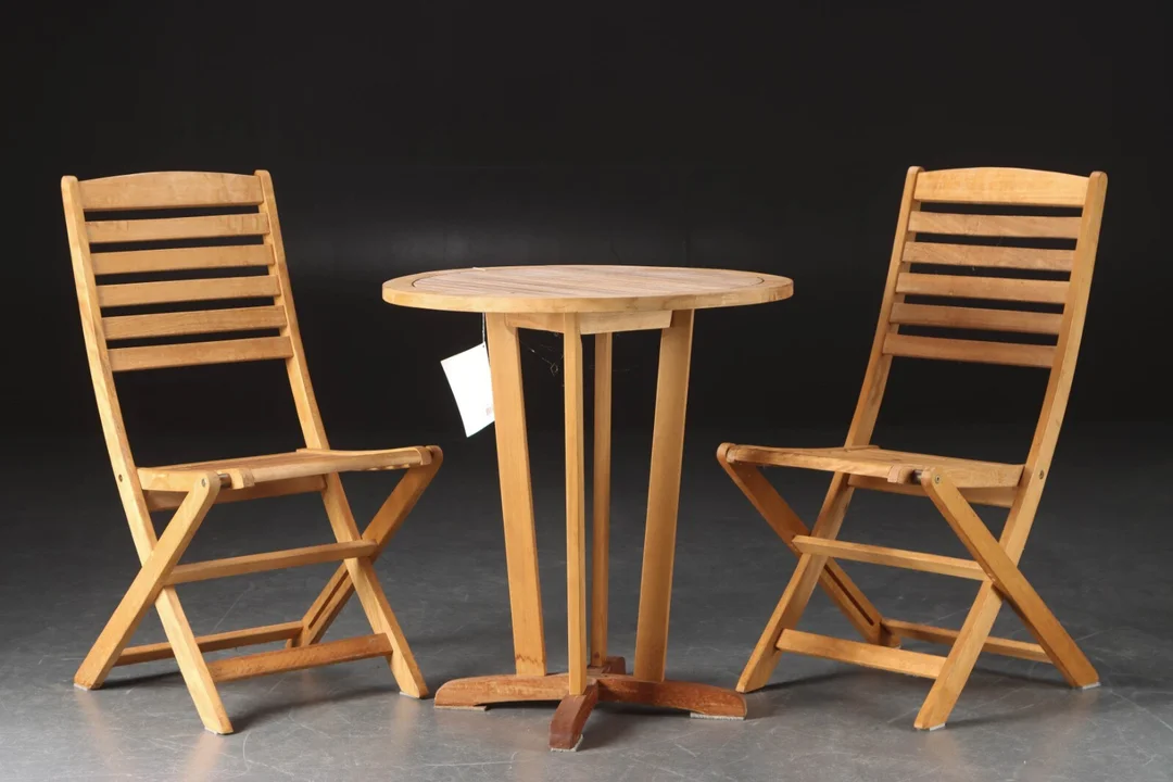 Havesæt af teak, bord samt to klapstole, Colorit (3) — Home and garden/Garden furniture — Lauritz