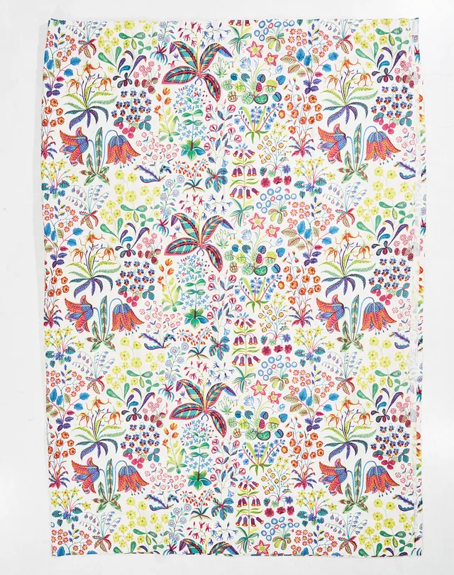 JOSEF FRANK. "Under Ekvatorn", gardin, Firma Svenskt Tenn, trippelvåd, linne, ca. 370 x 258 cm.