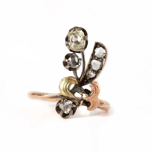 RING, 14K guld med 6 rosenslipade diamanter, Ryssland, Art Noveau.