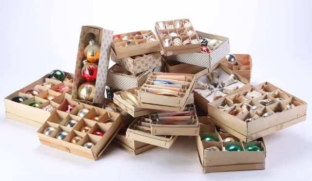 A collection of older Christmas decorations, 20th century (22 boxes)