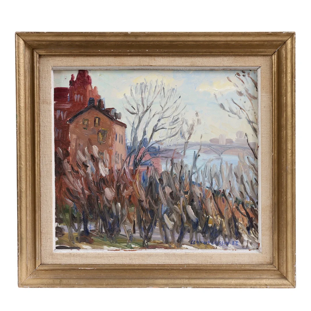 LENNART LARSSON. "Vårutsikt från Mariaberget", olja på pannå, signerad och daterad -85. — Paintings — Gomér & Andersson Nyköping