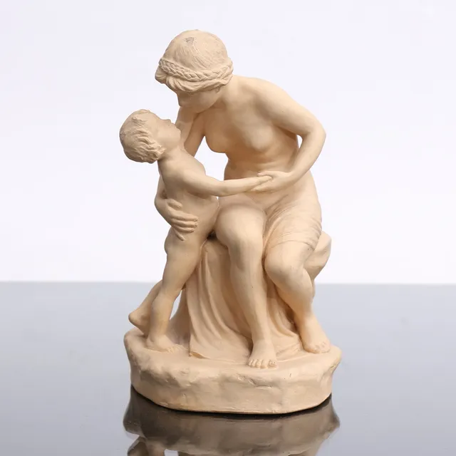 SKULPTUR, gjutmassa, mor och barn, signerad PIE.