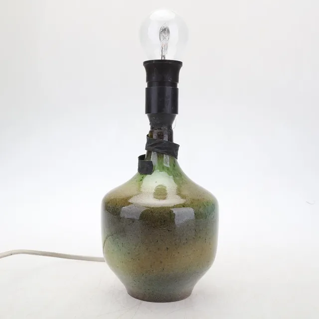 MARI SIMMULSON. BORDSLAMPA,keramik.