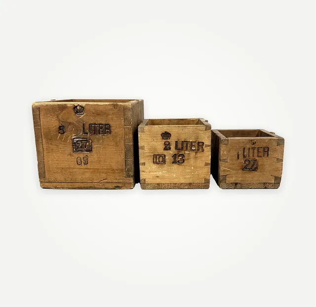 KRÖNT MÅTT, 3 st, 1, 2, 5 liter, 1800-tal.