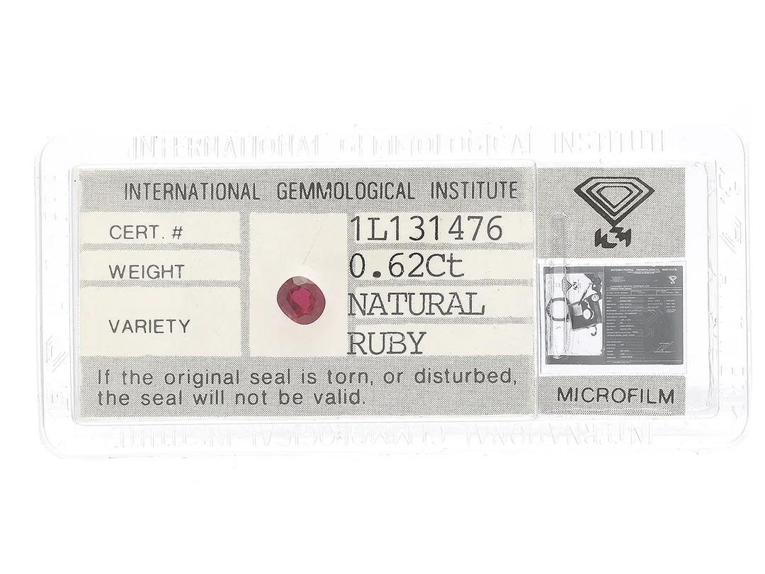 RUBIN, ovalslipad, 0,62 ct, IGI certifikat IL131476. — Ädelstenar/Rubiner — Kaplans