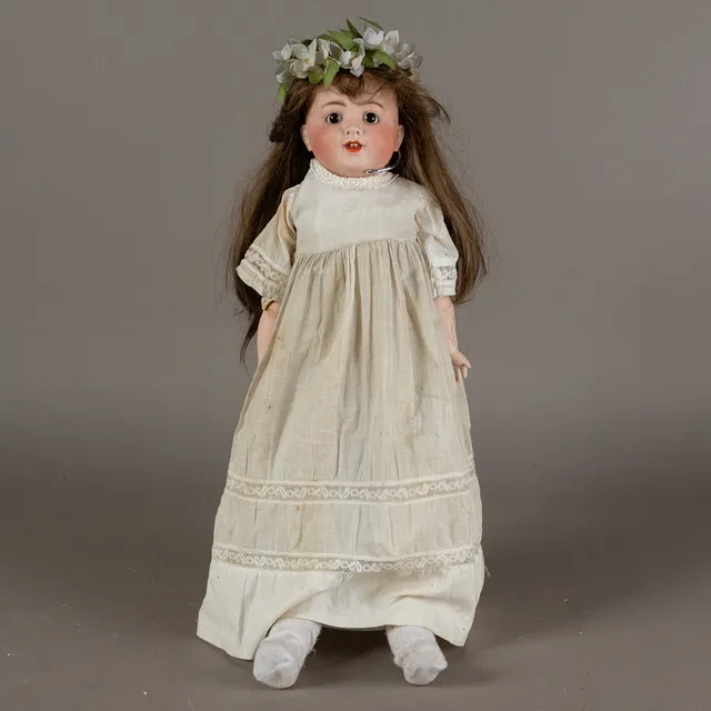K. & K. TOY COMPANY. Porzellankopfpuppe um 1920.