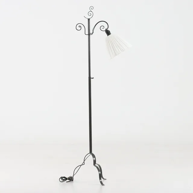 HARALD NOTINI. Golvlampa. smide, modell 15101, Böhlmarks Lampfabrik, 1920/30-tal.