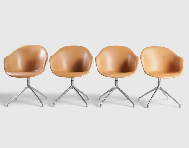 HENRIK PEDERSEN. Fire stole model "Adelaide", cognacfarvet læder. Stel af krom, udført for BoConcept Danmark (4).
