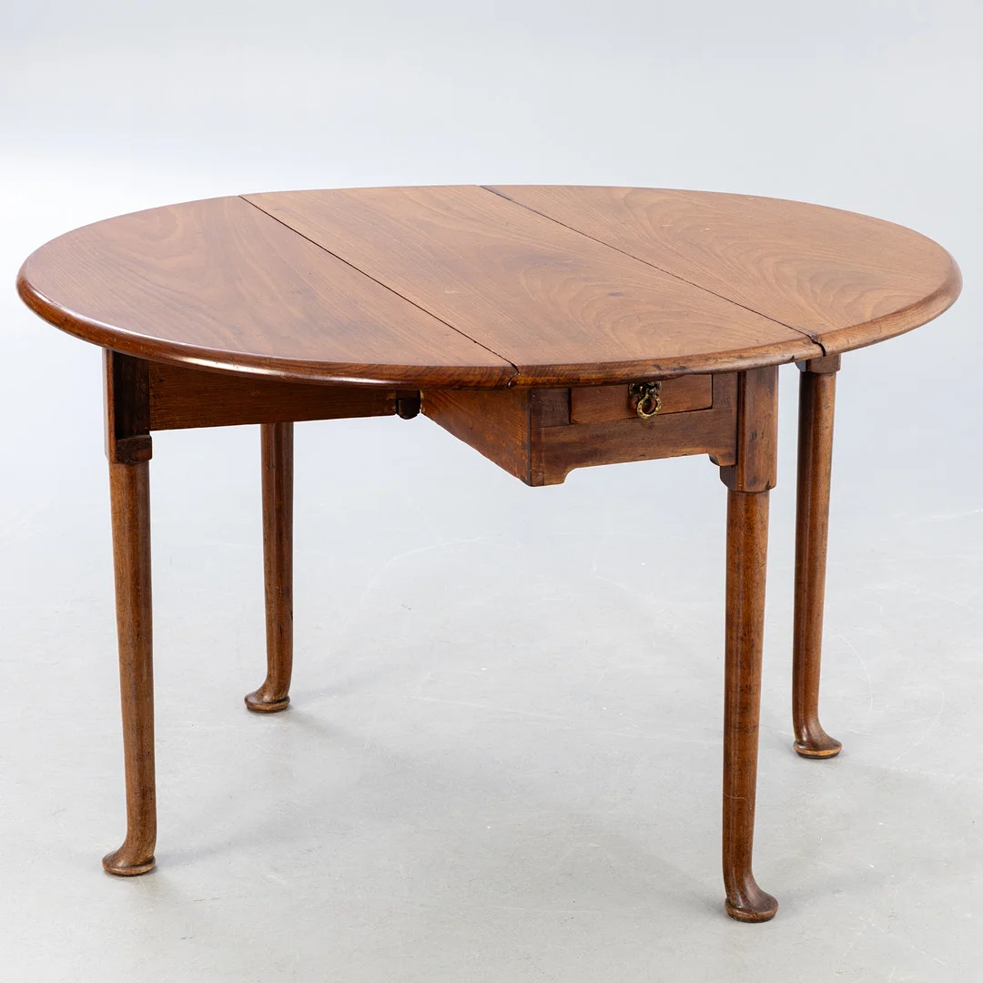 Gateleg Table, England, 19. Jahrhundert, Mahagoni. — Tables — Stockholms Auktionsverk Hamburg