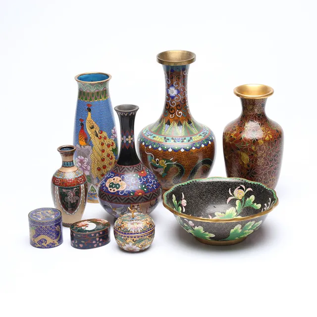 ORIENTALISKA FÖREMÅL, 9 delar, Cloisonné, 1900-tal.
