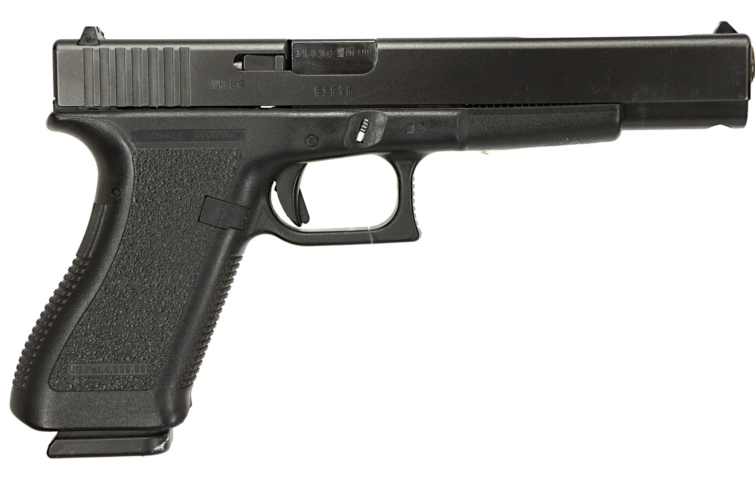 PISTOL, Halvautomatisk, fabrikat Glock, modell 17 L, kaliber 9x19, tillv.nr BK830/S3518, se-nr SE1797767. — Pistols — Walter Borg