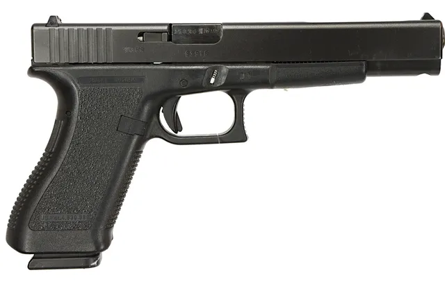 PISTOL, Halvautomatisk, fabrikat Glock, modell 17 L, kaliber 9x19, tillv.nr BK830/S3518, se-nr SE1797767.
