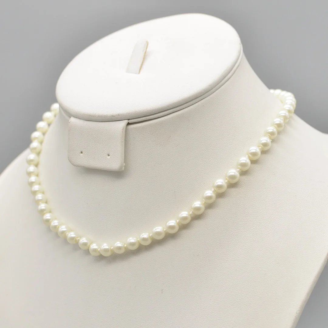 WEISSES PERLENCOLLIER, EINZELN GEKNÜPFT, VERSILBERTER VERSCHLUSS, 20. JAHRHUNDERT. — Necklace — Kunst- und Auktionshaus Kleinhenz