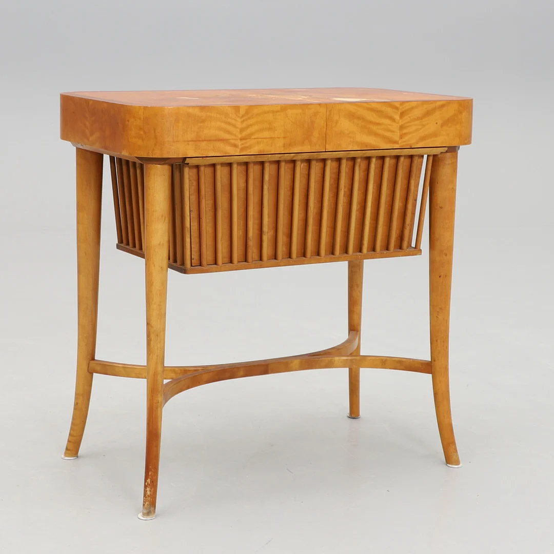 BERTIL FRIDHAGEN. SYBORD, Bodafors, 1900-talets mitt. — Tables — Crafoord Auktioner Malmö