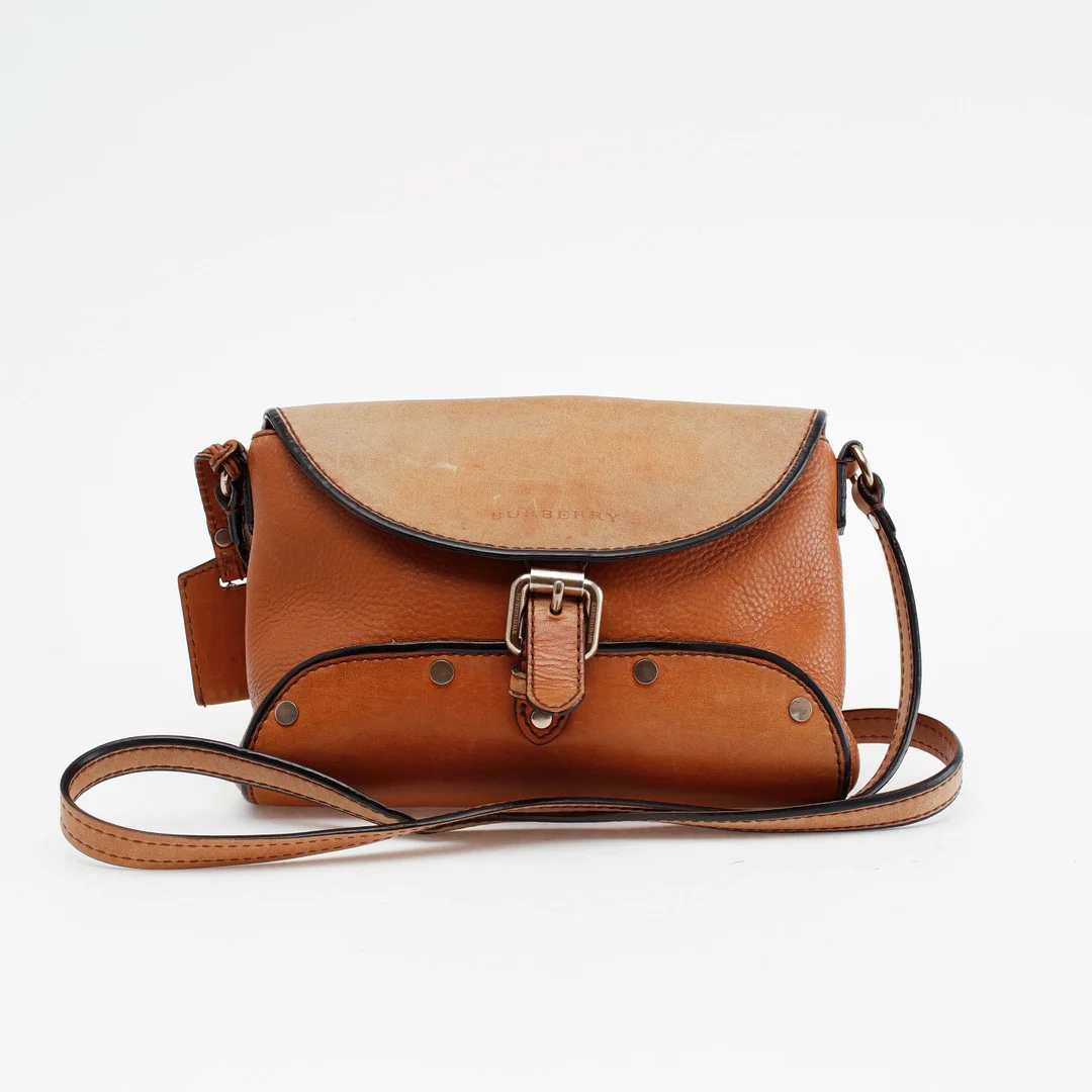VÄSKA, Burberry. — Vintage & Designer Fashion — Göteborgs Auktionsverk