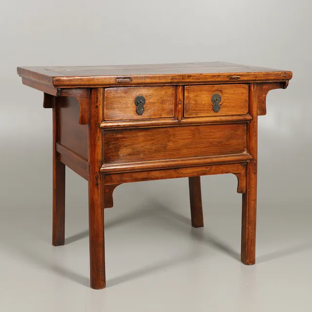 A CHINESE ELM ALTAR TABLE.