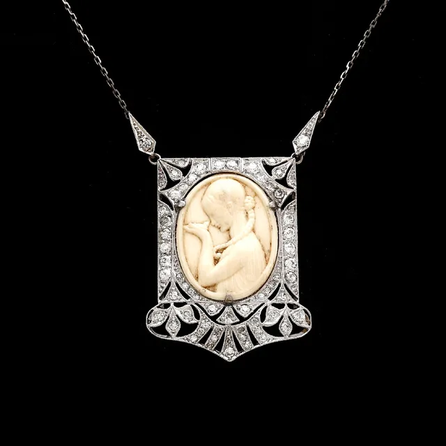 Art Déco diamonds pendant, circa 1925.