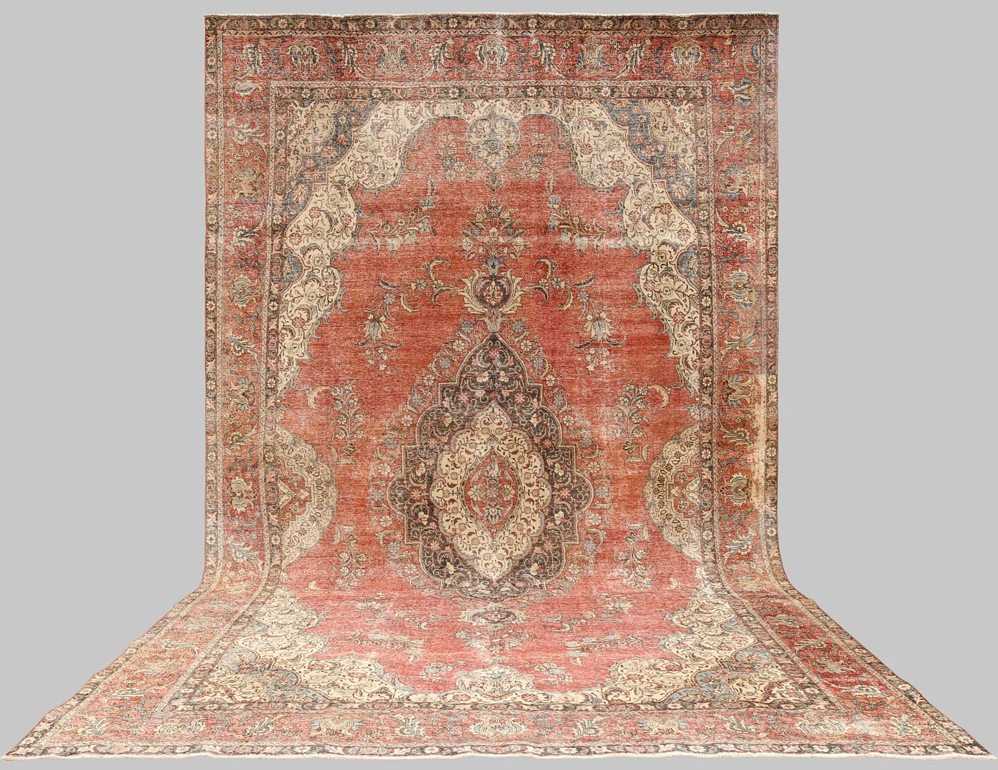MATTA. Vintage, 540 x 330 cm. — Oriental Carpets & Textiles — Södermanlands Auktionsverk