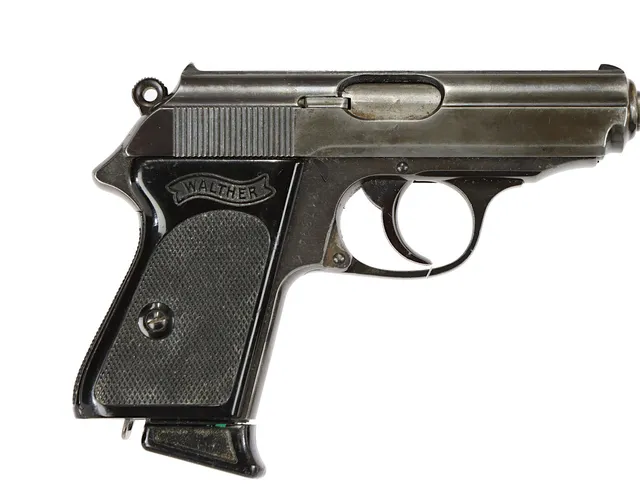 PISTOL, fabrikat Walther Zella Mehlis, modell PPK, kaliber 7,65mm, tillv.nr 317394K.