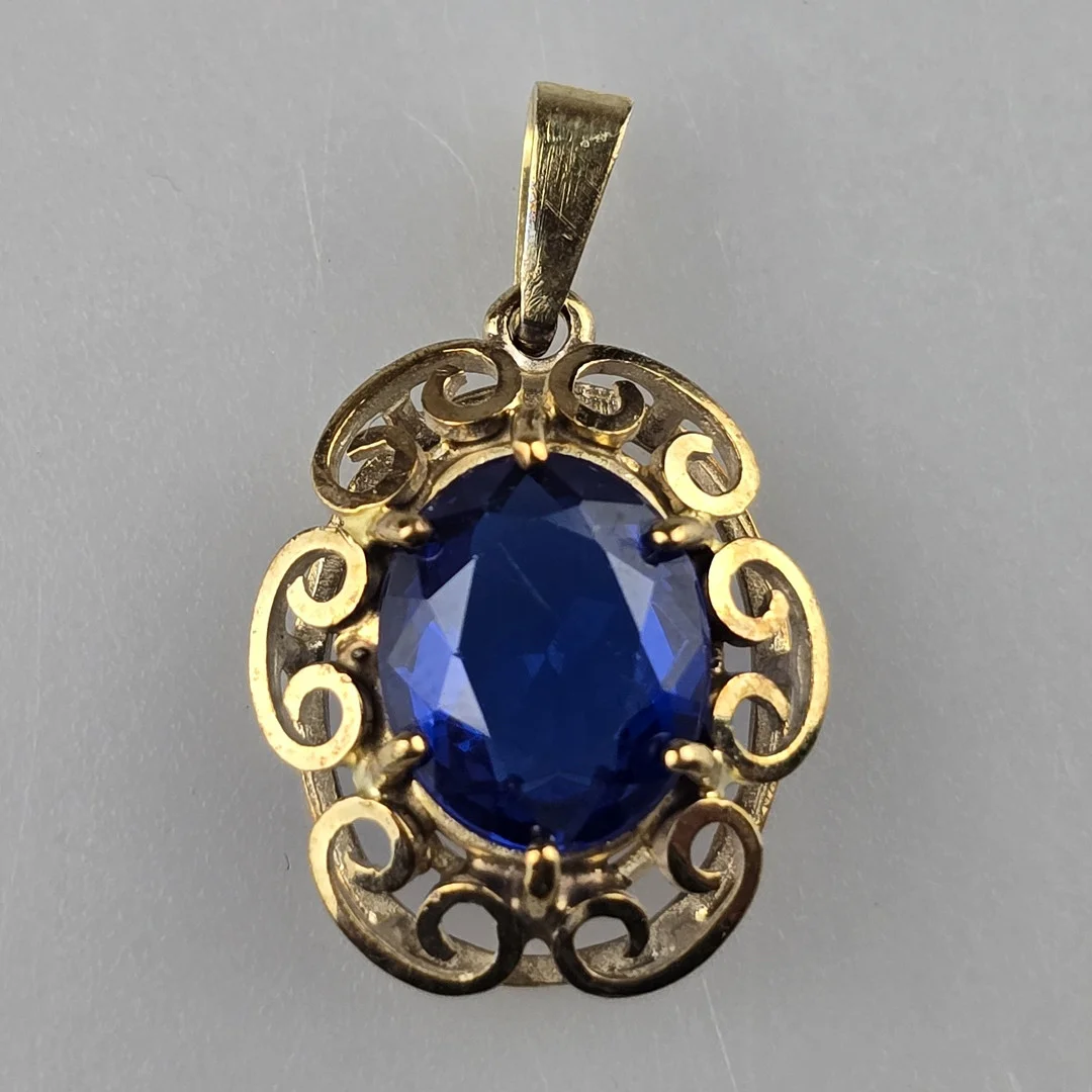 - SAPHIR-GOLDANHÄNGER - Gelbgold 585/000. — Brooches & Pendants — Auktionshaus Blank