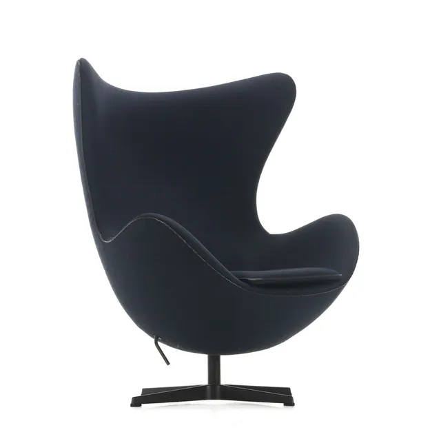Arne Jacobsen. 'The Egg', Anniversary model, special edition with canvas, 957/999