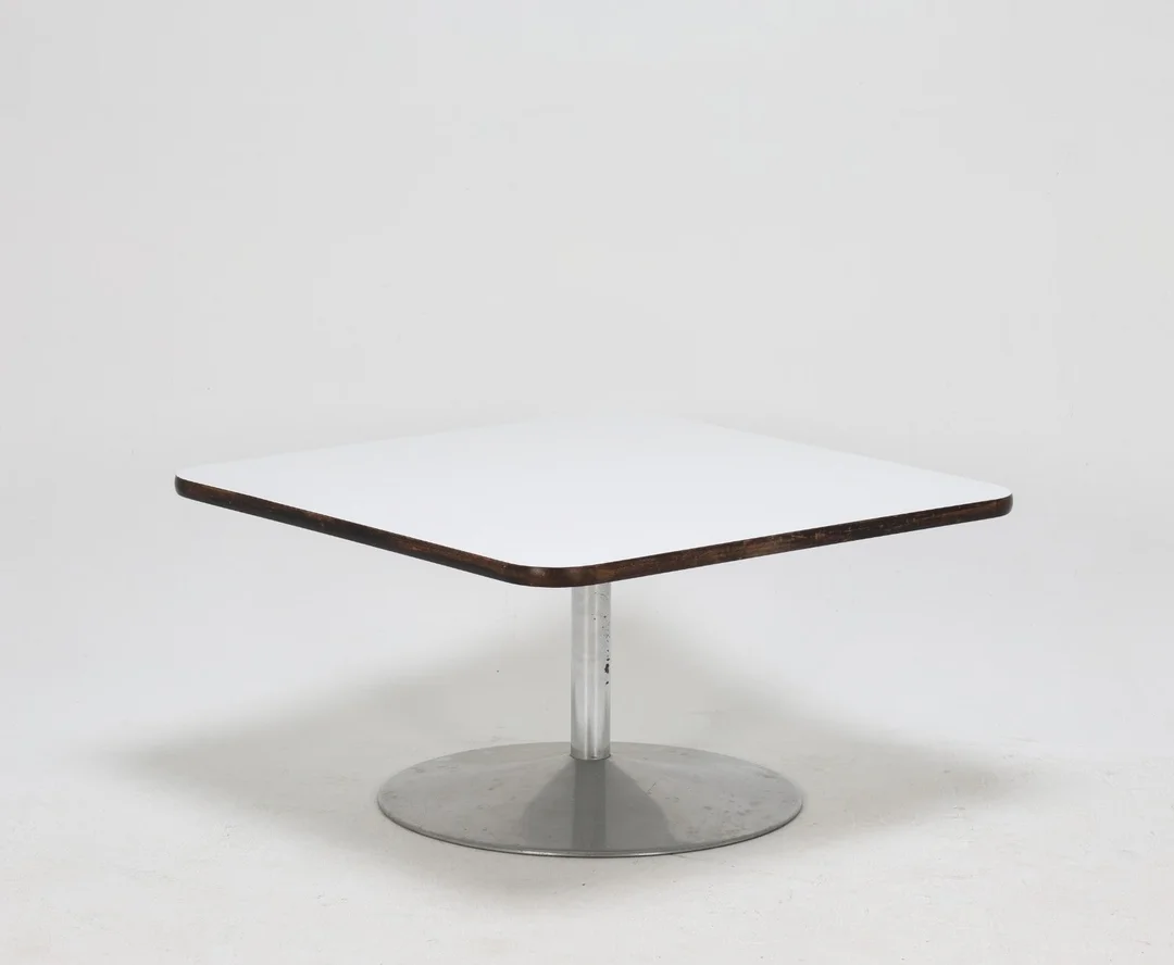 Verner Panton (1926-1998) for Fritz Hansen: Square coffee table — Furniture/Coffee tables, occasional tables — Lauritz
