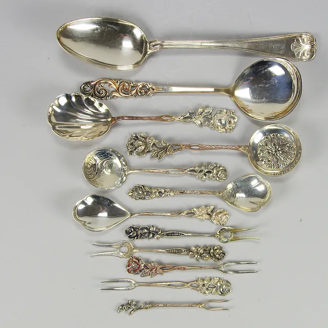 SKEDAR OCH GAFFLAR, 12 delar, silver, blomsterdekor.