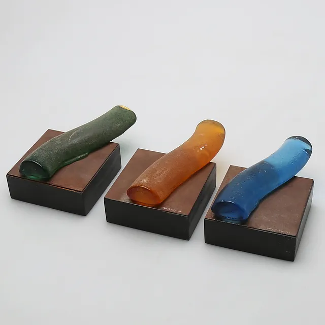 GUN LINDBLAD. Glass Reliefs, 3 pcs, signed.