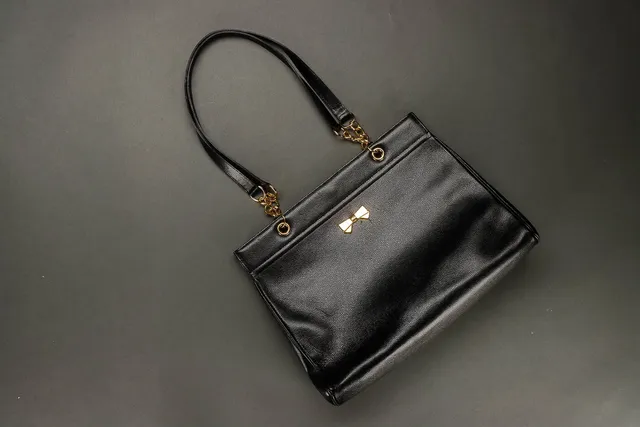 Nina Ricci. Skuldertaske