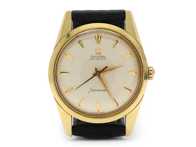 OMEGA, Seamaster, Cal 552, Serie nr. 18210816, Ref nr. KO 14700, Boett nr. 14700 4 SC, herrur, 33,5 mm, guld på stål, automatisk, plexiglas, skadad urtavla, gummiband, ca 1961.