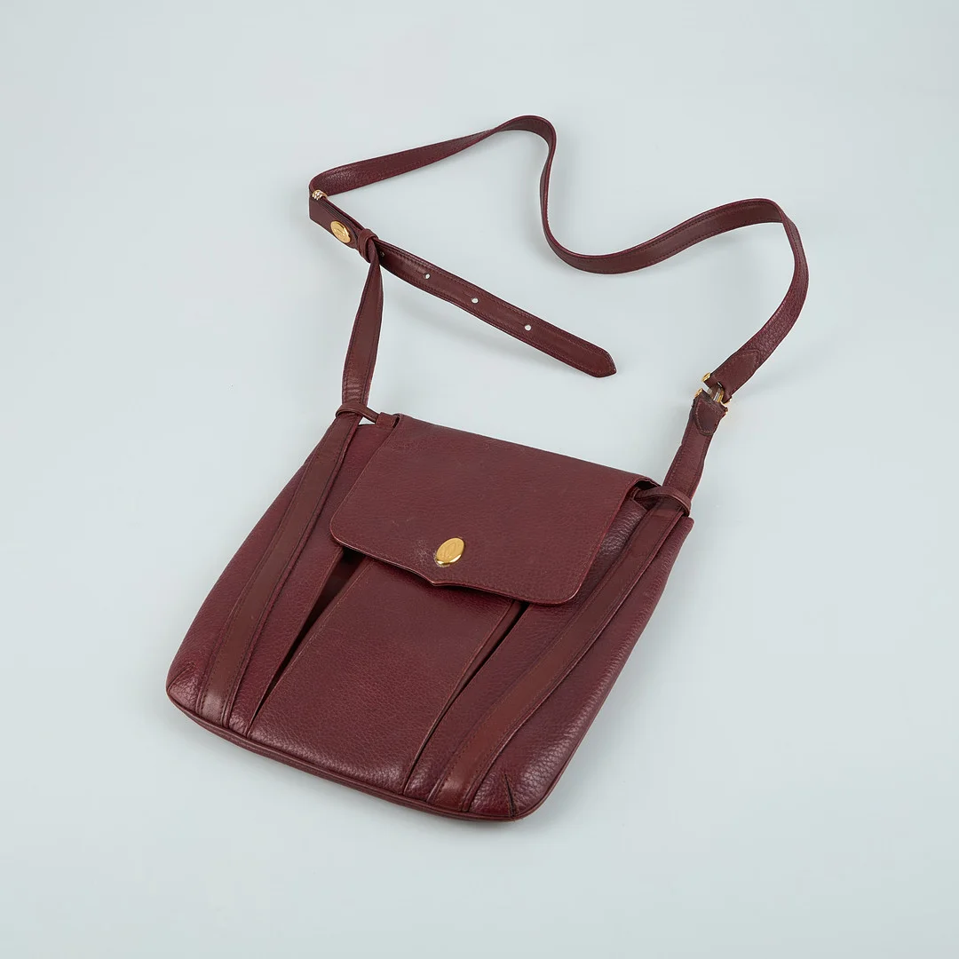 HANDVÄSKA, läder, Cartier. — Vintage & Designer Fashion — Stockholms Auktionsverk Helsinki