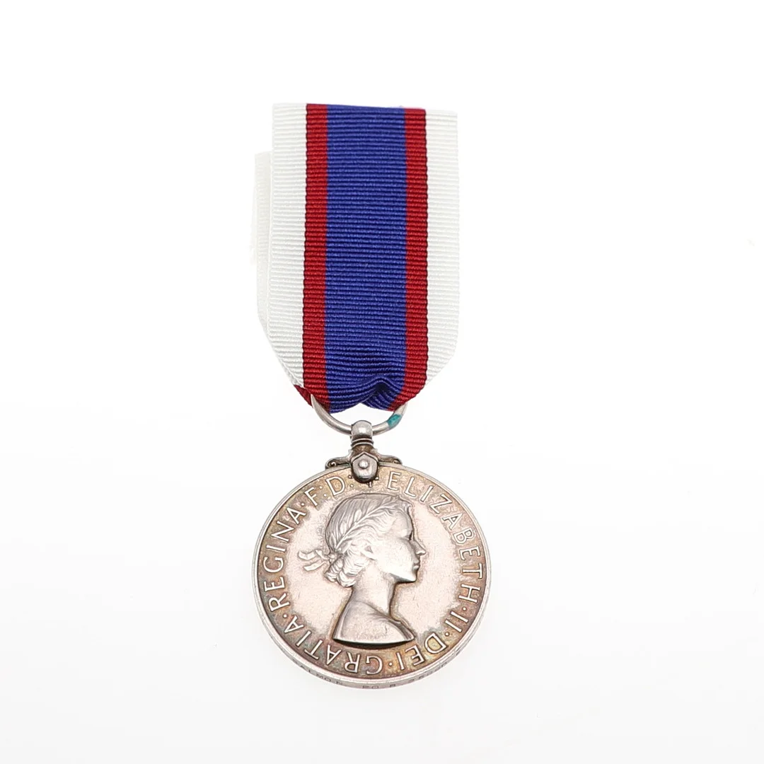 AN ELIZABETH II ROYAL FLEET RESERVE LONG SERVICE AND GOOD CONDUCT MEDAL. — Orders & Medals — Lawrences Auctioneers