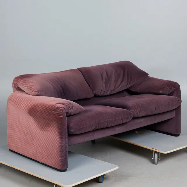 VICO MAGISTRETTI. Cassina, Sofa / Couch, Modell 'Maralunga', Stahl, Stoff, Kunststoff, Entwurf 1973, Italien.