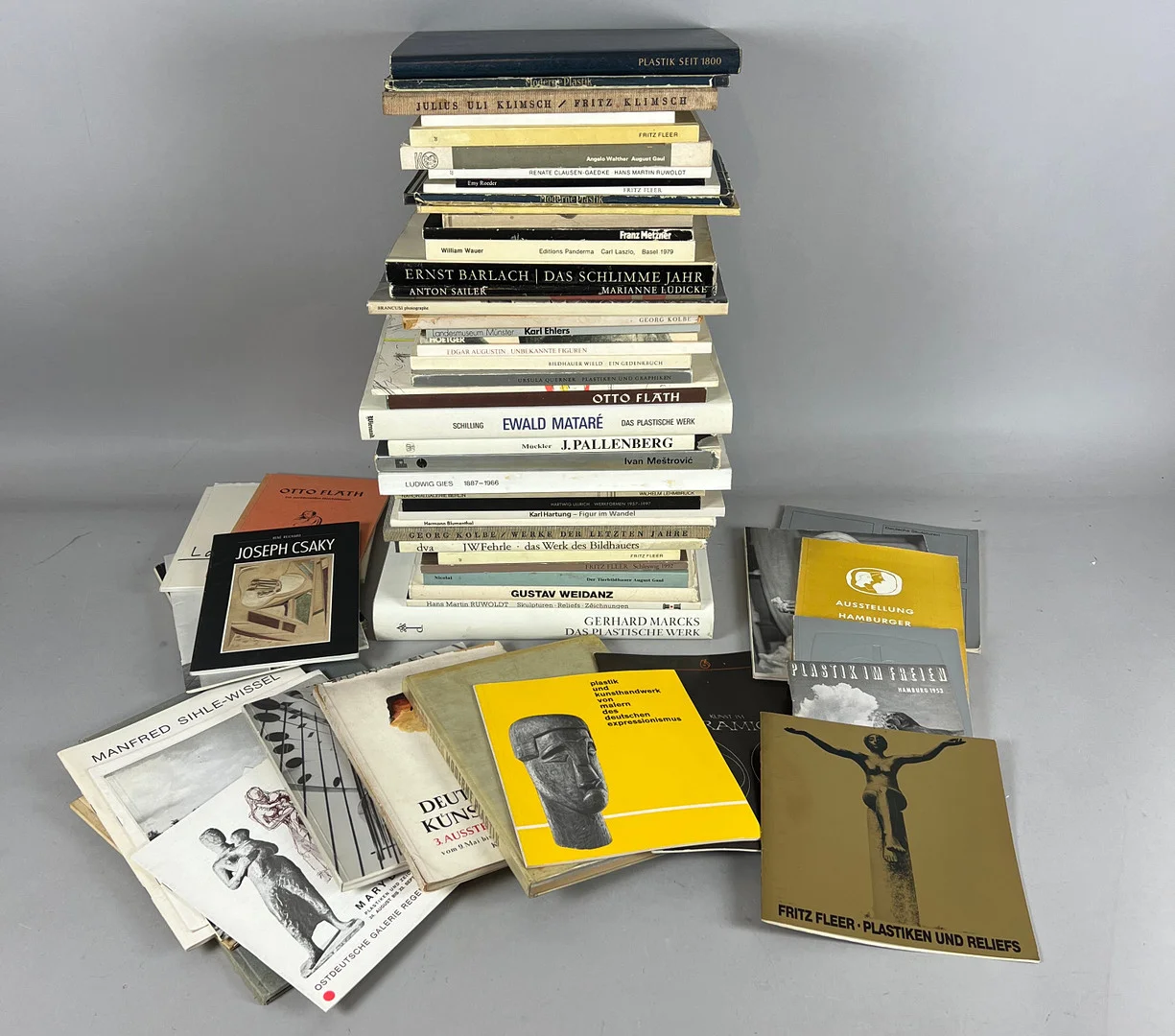 KONVOLUT BÜCHER BILDHAUER (64). — Books — Colombos