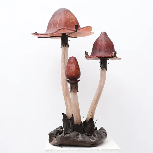 ÉMILE GALLÉ. BORDSLAMPA, I FORM AV SVAMPAR, METALL & GLAS, ART NOUVEAU.