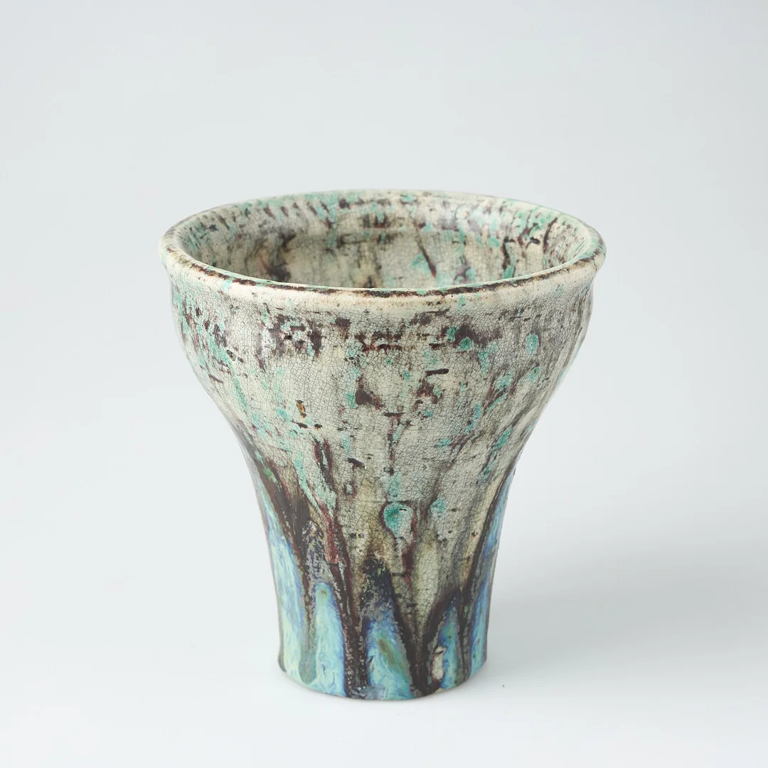 AUNE SIIMES. Vas. Signerad AS Arabia Suomi 1943. — Ceramics & Porcelain — Stockholms Auktionsverk Helsinki