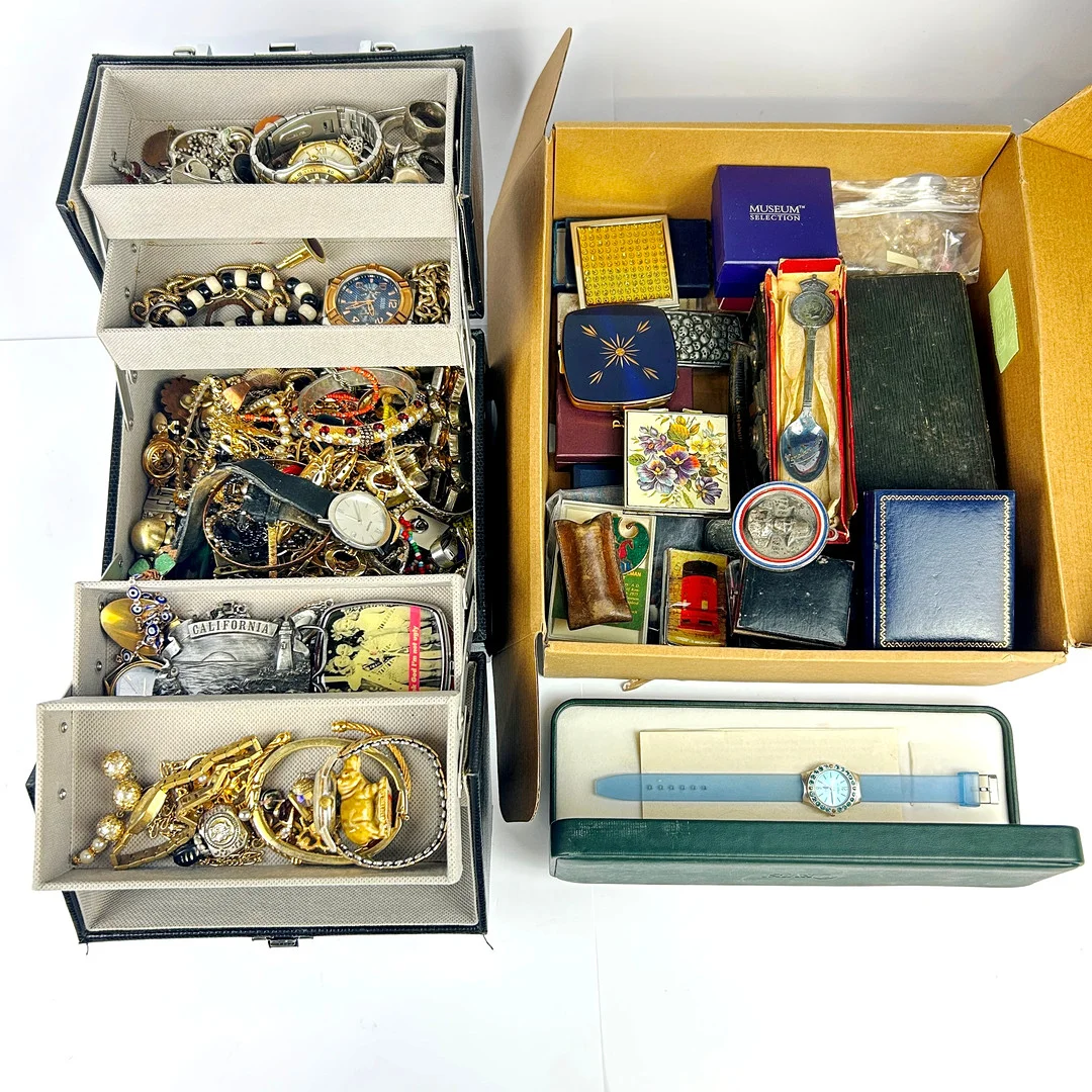 COSTUME JEWELLERY. — Costume Jewellery — Chalkwell Auctions