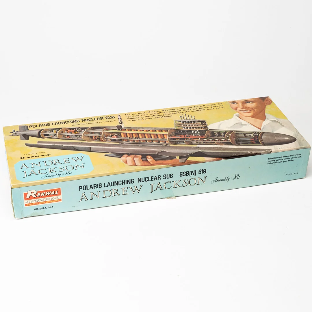 UBÅTSMODELL, "Andrew Jackson Polaris launching nuclear sub", byggsats, nr 654, plast, Renwal Products Inc. U.S.A, 1960-tal. Med originalkartong. — Toys — Auktionshuset Kolonn