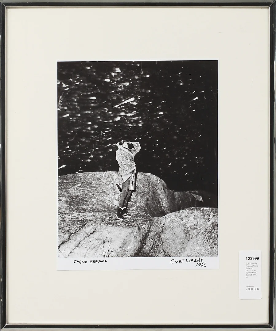 CURT WARÅS. Fotografi "Ingrid Bergman Dannholmen", Signerad och daterad 1966. — Photography — Göteborgs Auktionsverk