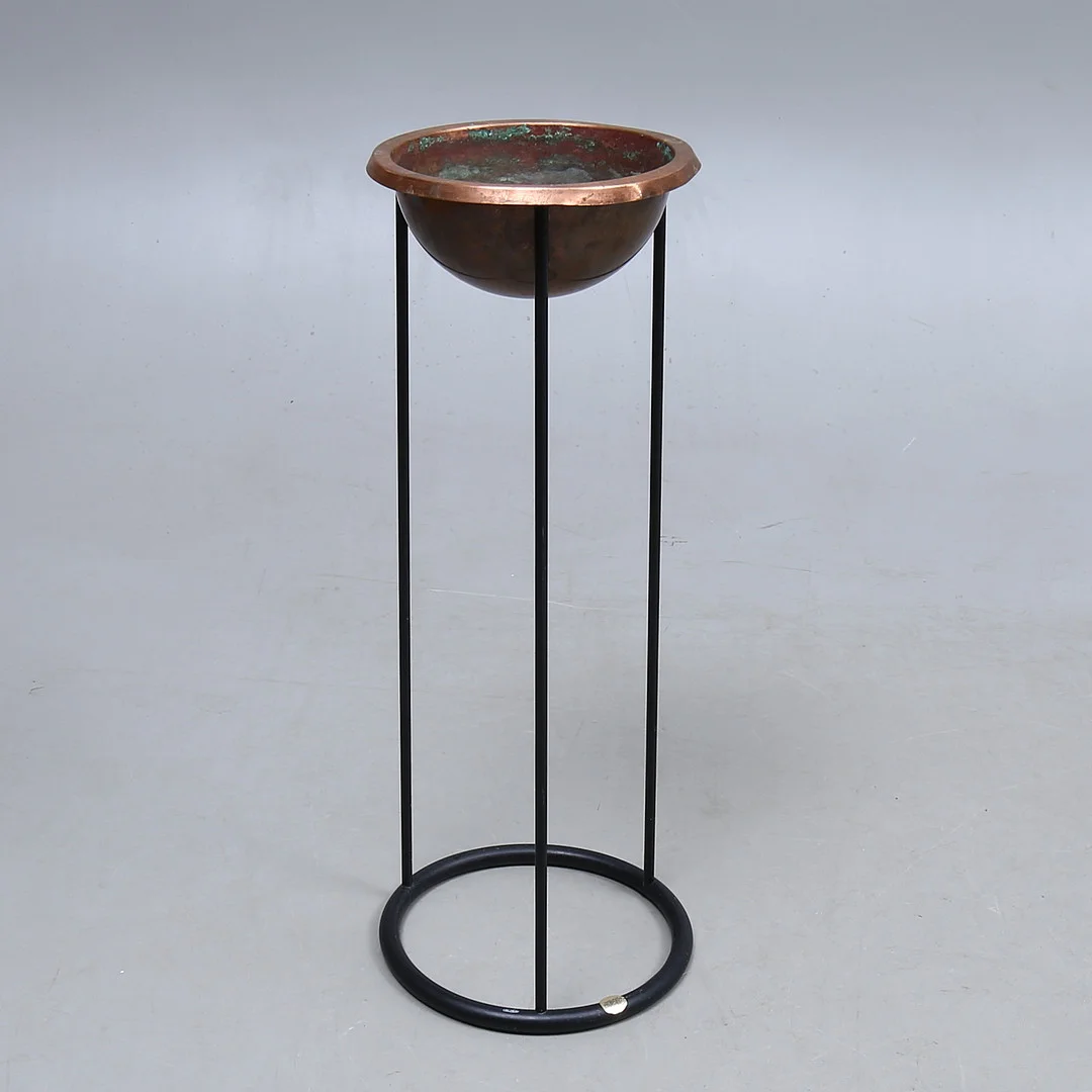 HANS-AGNE JAKOBSSON. GOLVASKFAT, koppar och smidesjärn, Markaryd, 1950/60-tal. — Miscellaneous — Auktionshuset Kolonn