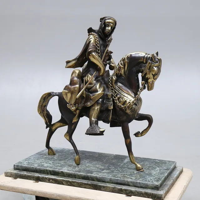 SKULPTUR. Ryttare på häst, "Le Cavalier Arabe", brons samt sockel av sten. 1900-tal.