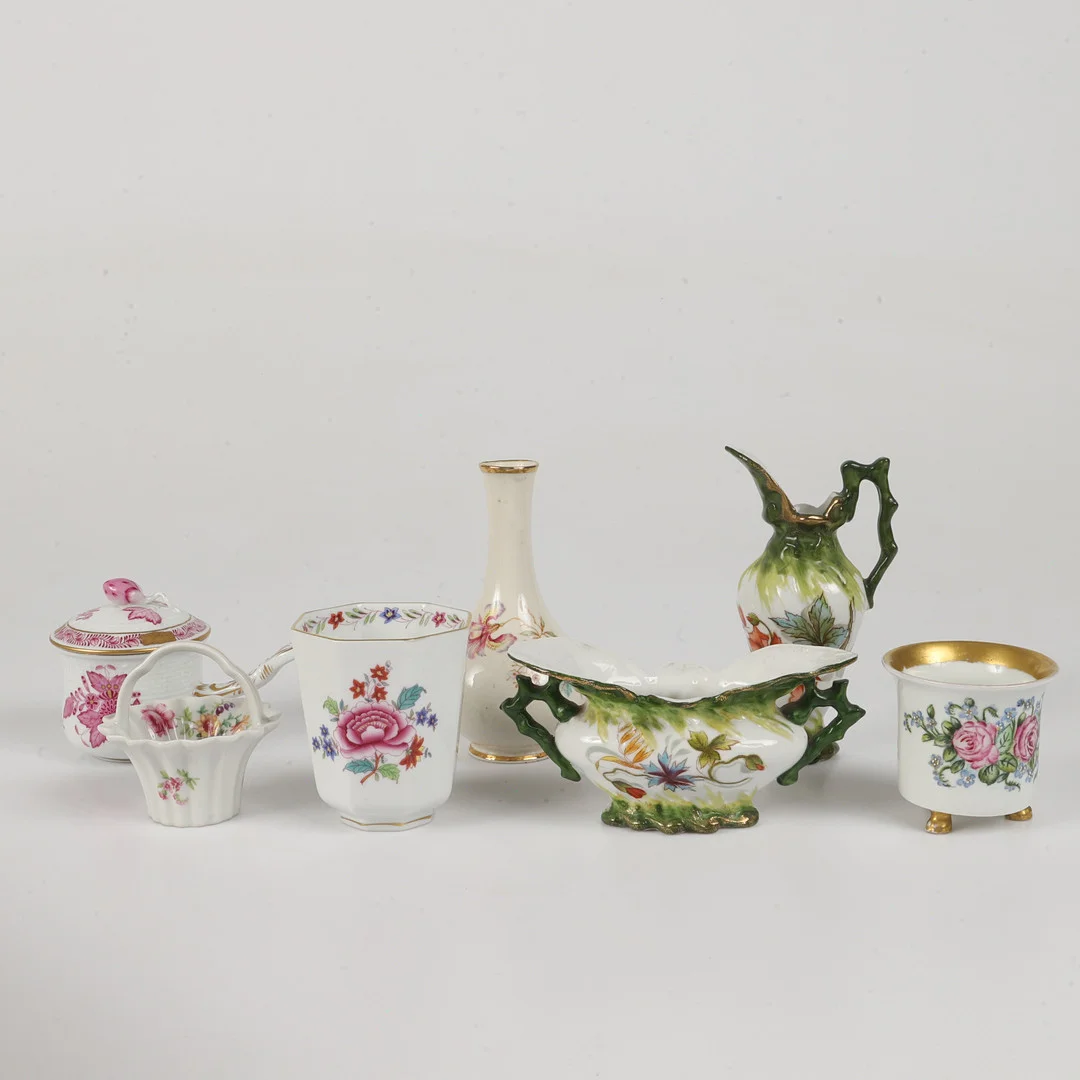 VASER M. M, 7 stycken, porslin, bl. a cremekopp, "Apoonyi", Herend, Ungern. — European — Helsingborgs Auktionskammare